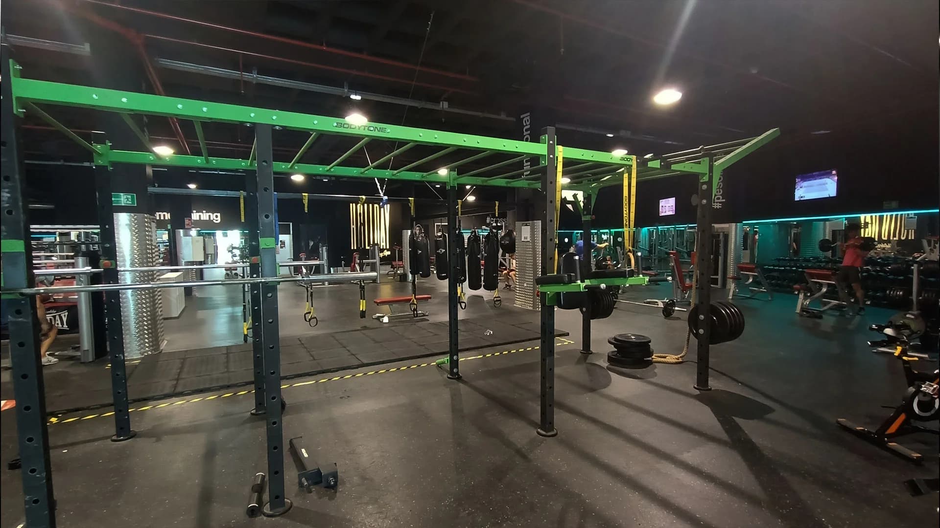 Holiday Gym 5