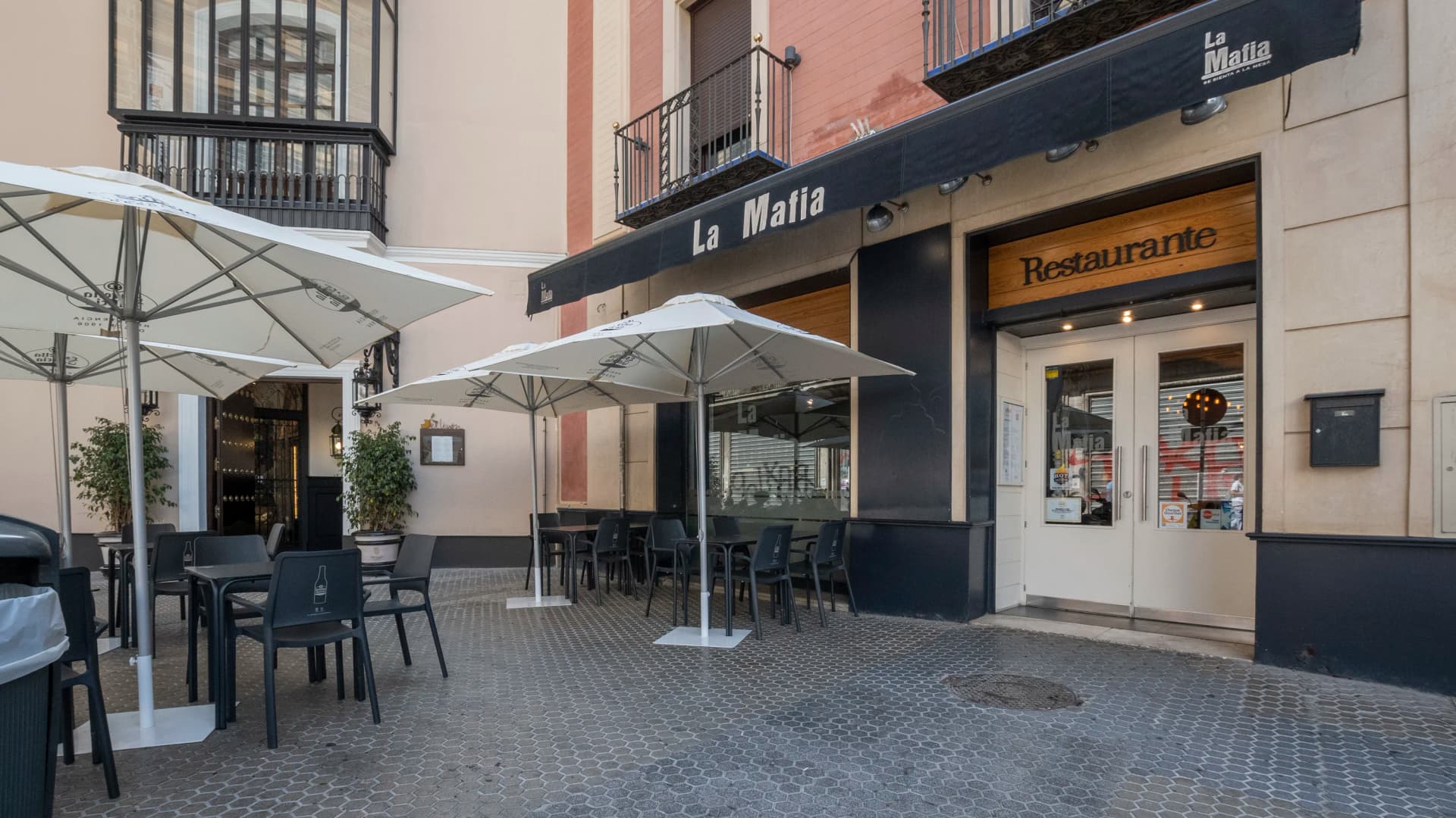 La Mafia se Sienta a la Mesa