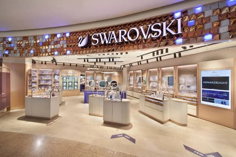Swarovski 4