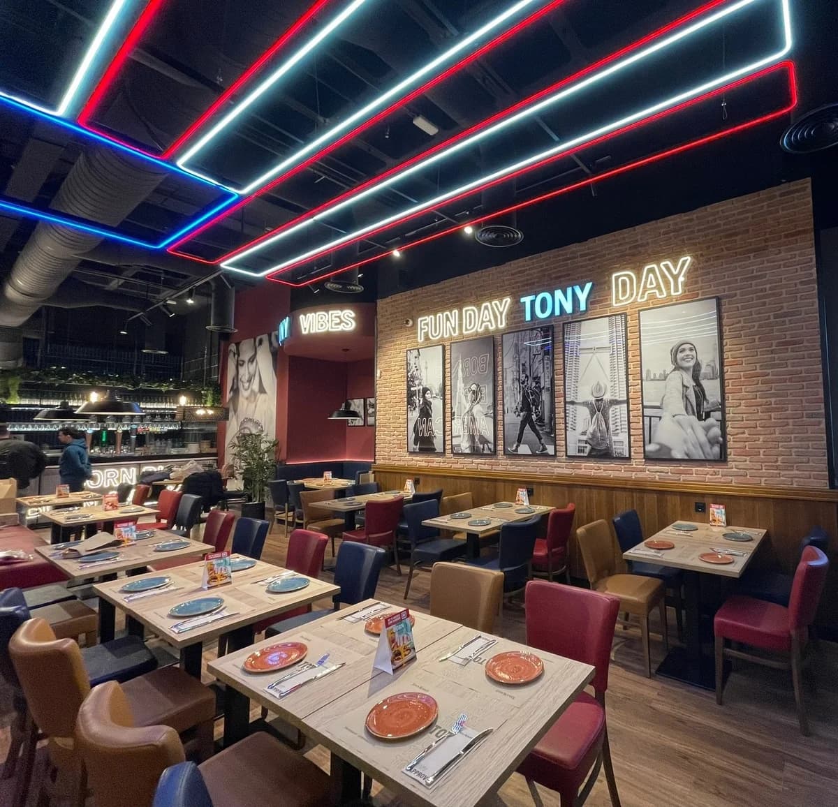 Tony Roma's 4